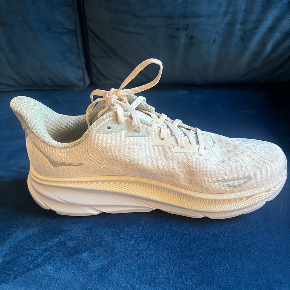 NEVER WORN Hoka Clifton 9 shoes in Oat/Barley color.
